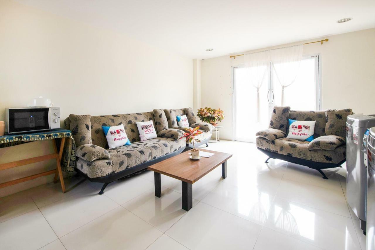 Oyo 306 Paradise Park Laemchabang Си Рача Екстериор снимка