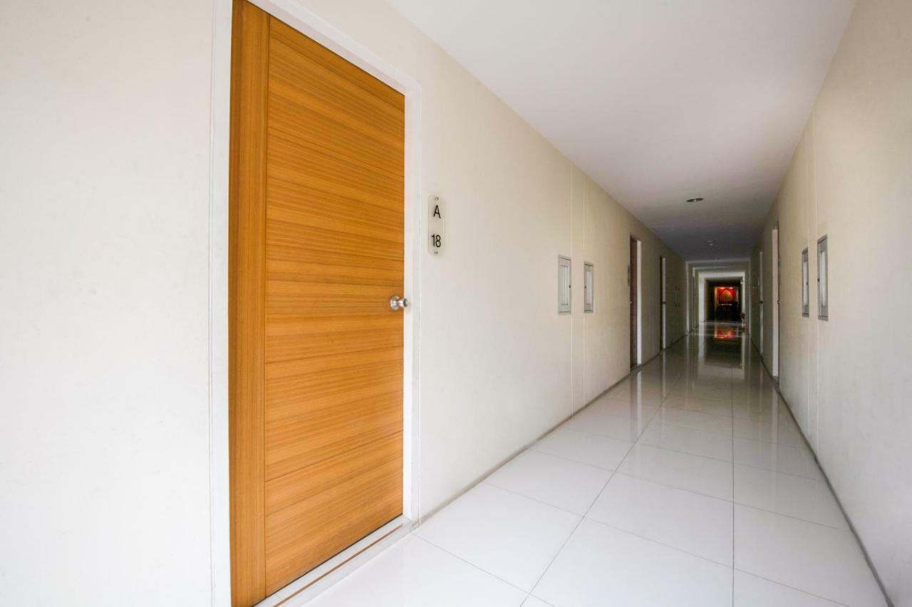 Oyo 306 Paradise Park Laemchabang Си Рача Екстериор снимка